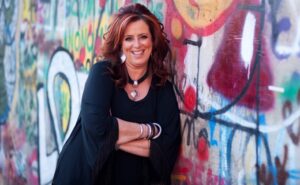 Kelly Swanson, motivational speaker, storytelling expert